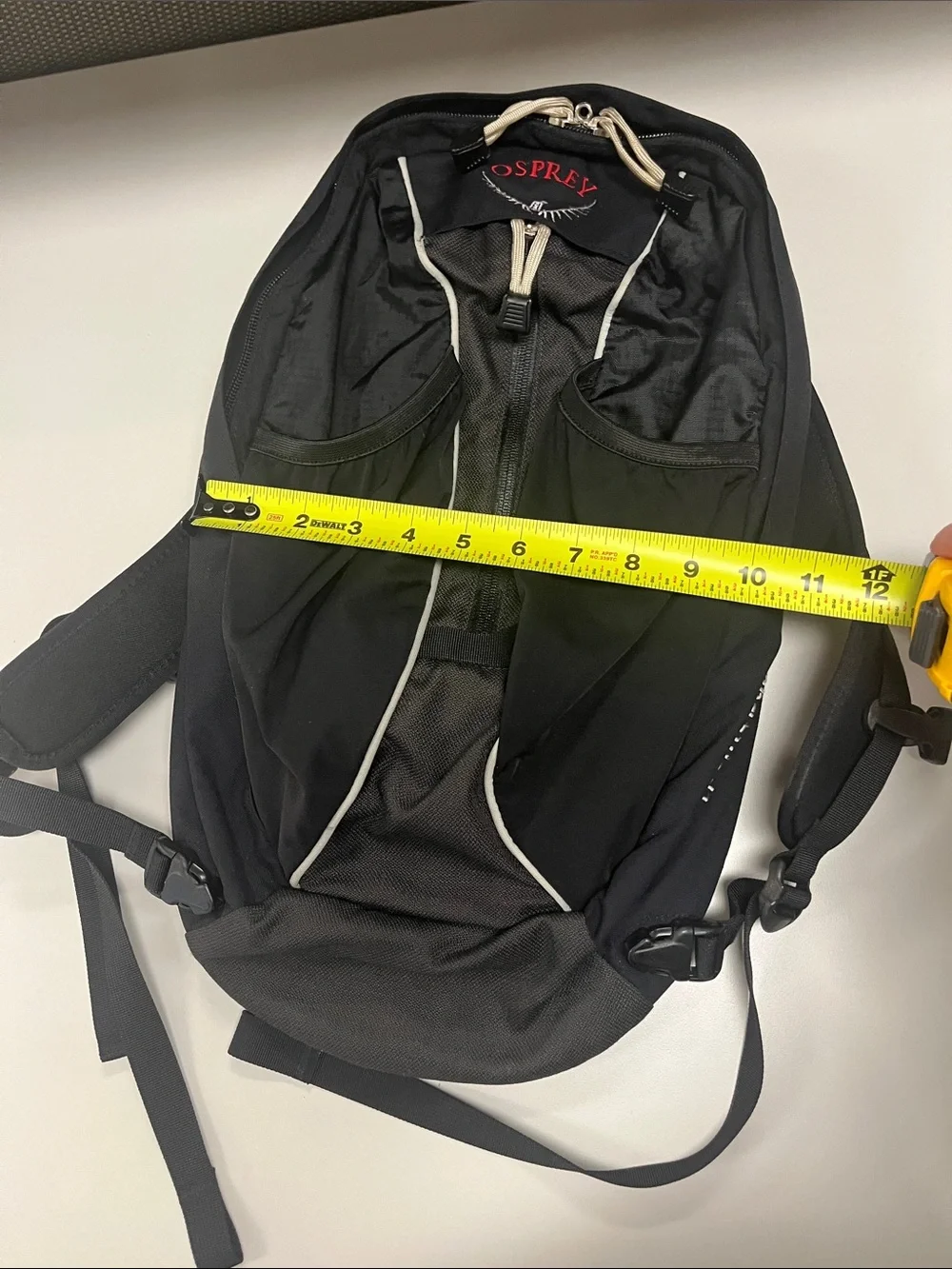 OSPREY sleek black